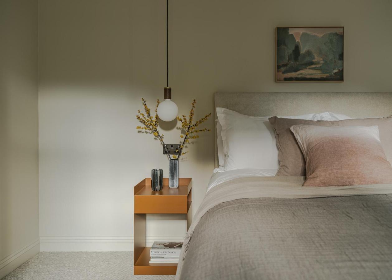 Leighton House - Boutique Guesthouse Bath Exterior foto A bedroom