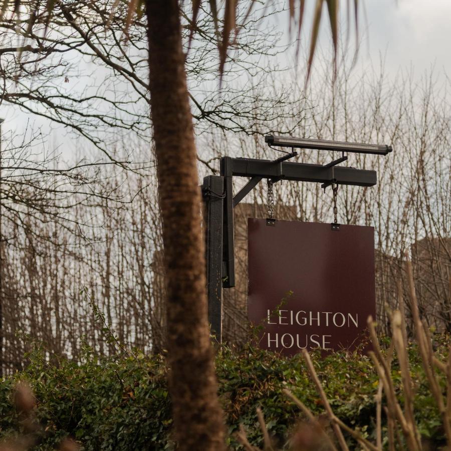 Leighton House - Boutique Guesthouse Bath Exterior foto Leighton House sign
