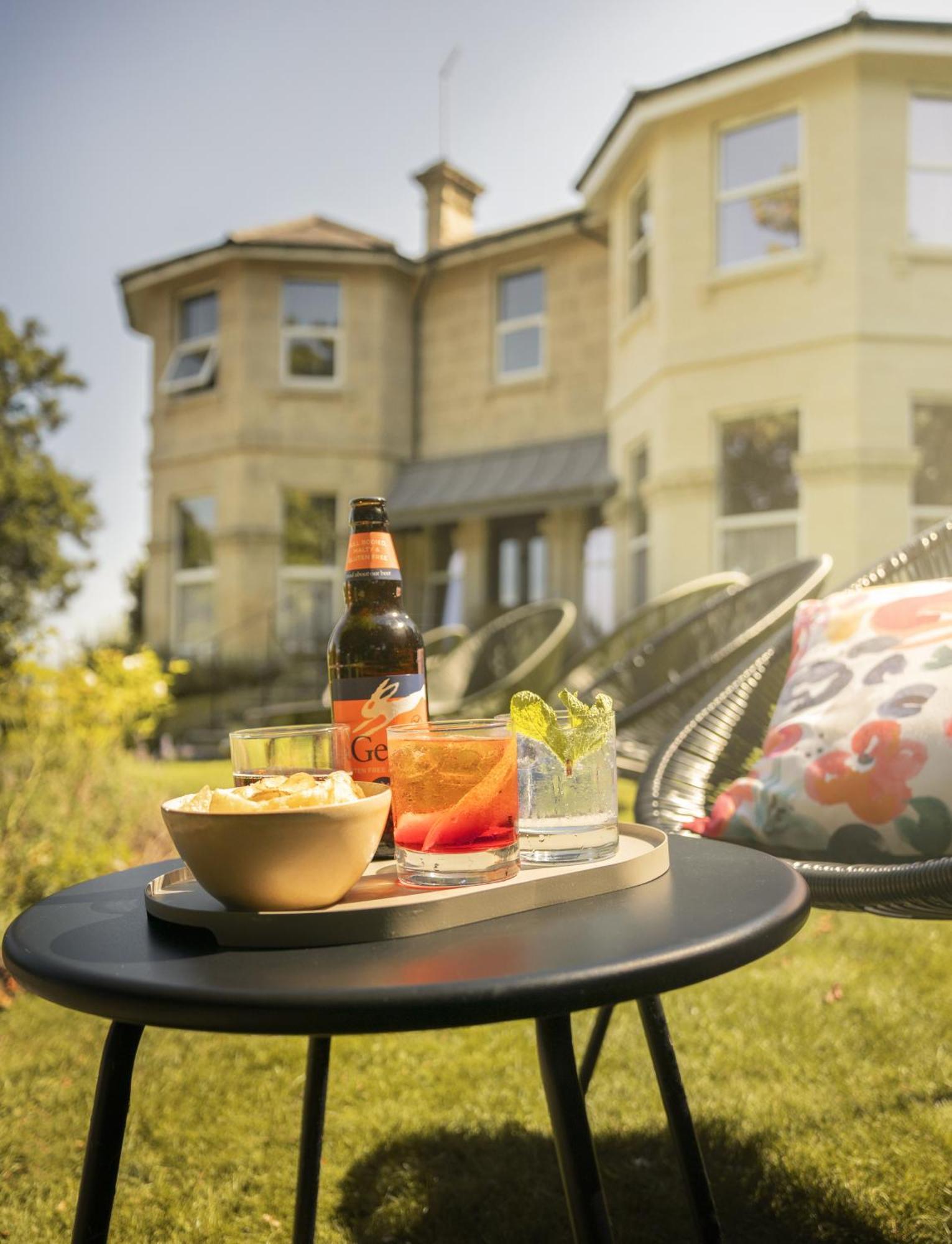 Leighton House - Boutique Guesthouse Bath Exterior foto A bottle of Coors Light