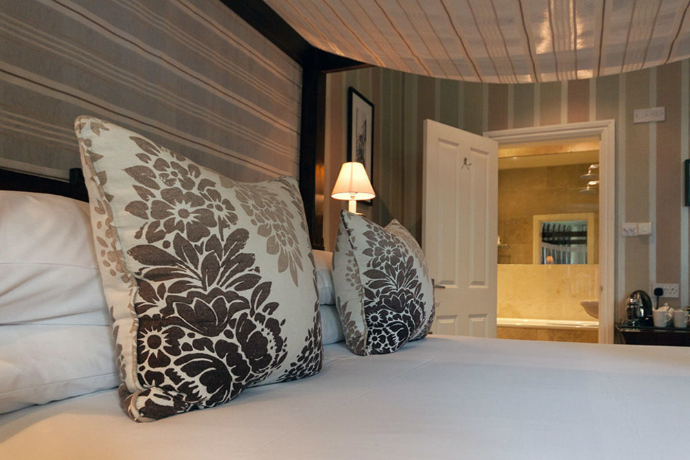 Leighton House - Boutique Guesthouse Bath Exterior foto A bedroom at the hotel