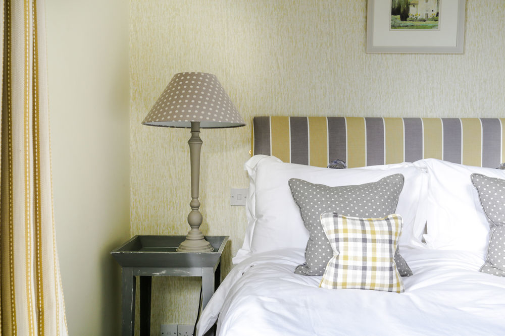 Leighton House - Boutique Guesthouse Bath Exterior foto A bedroom at The Old Post Office